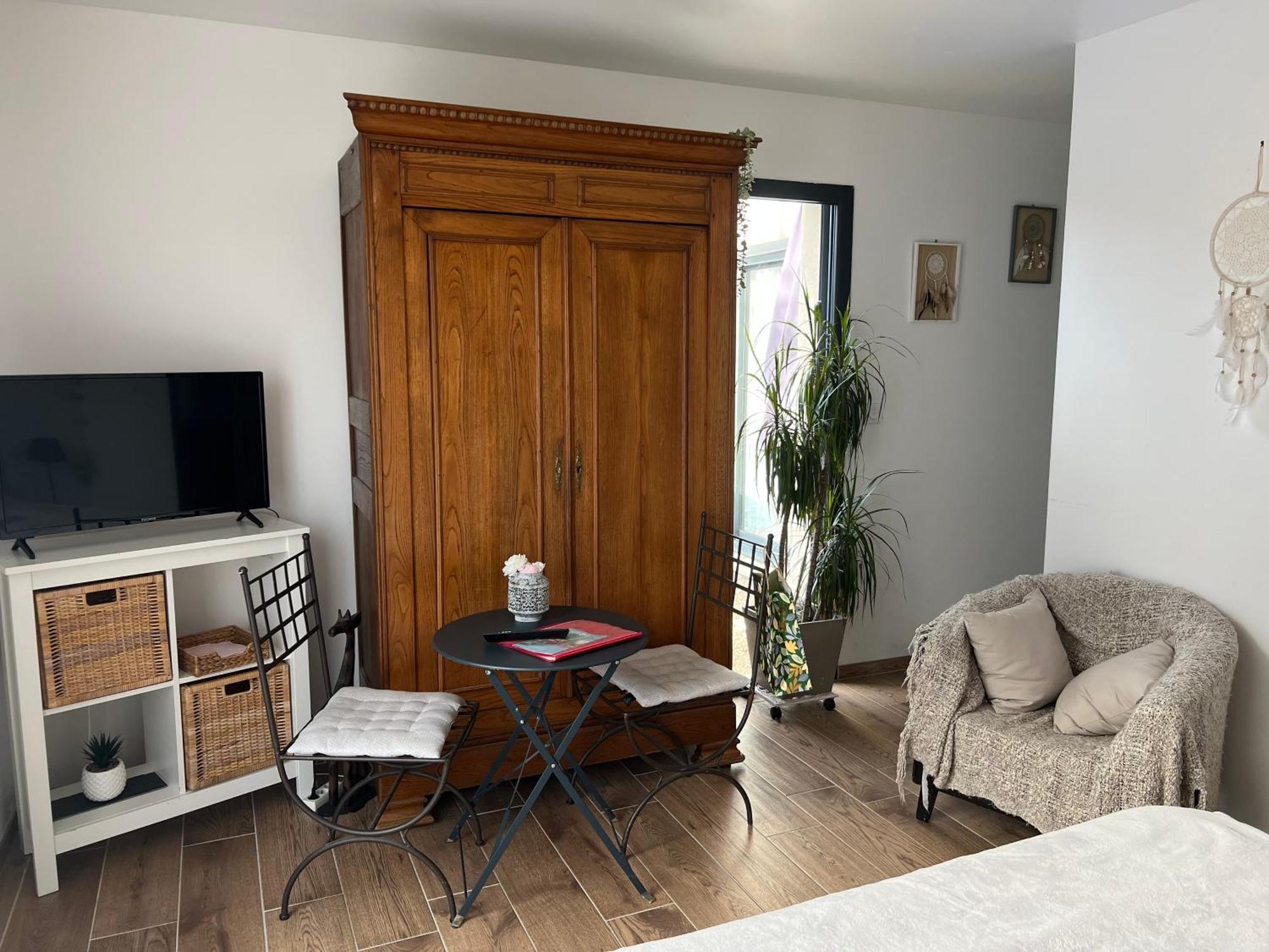Quiniere - Entre Lac Et Foret - Hebergement Independant Avec Espace Kitchenette Blois Exteriör bild